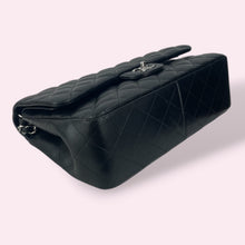 Carica l'immagine nel visualizzatore di Gallery, CHANEL JUMBO BLACK

