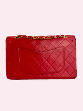 Carica l&#39;immagine nel visualizzatore di Gallery, CHANEL CLASSIC FLAP RED
