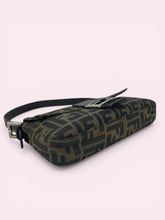 Carica l'immagine nel visualizzatore di Gallery, FENDI BAGUETTE VINTAGE
