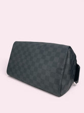 Carica l'immagine nel visualizzatore di Gallery, LOUIS VUITTON BEAUTY
