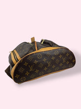 Carica l&#39;immagine nel visualizzatore di Gallery, LOUIS VUITTON ZAINO
