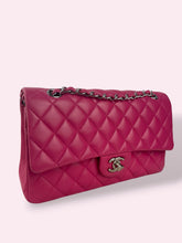 Carica l'immagine nel visualizzatore di Gallery, CHANEL CLASSIC FLAP FUCSIA
