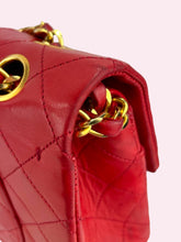 Carica l&#39;immagine nel visualizzatore di Gallery, CHANEL CLASSIC FLAP RED
