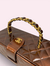 Carica l'immagine nel visualizzatore di Gallery, CAHNEL VANITY CASE
