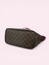 Carica l'immagine nel visualizzatore di Gallery, LV NEVERFULL MM INSIDE OUT
