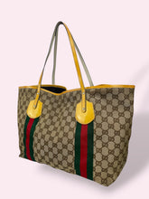 Carica l'immagine nel visualizzatore di Gallery, GUCCI SHOPPER gialla
