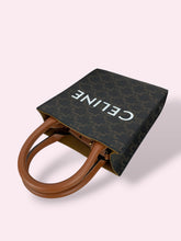 Carica l'immagine nel visualizzatore di Gallery, CELINE MINI TOTE VERTICAL
