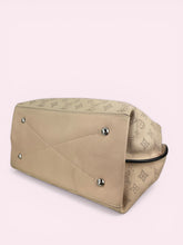 Carica l'immagine nel visualizzatore di Gallery, LOUIS VUITTON CARMEL HOBO
