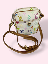 Carica l&#39;immagine nel visualizzatore di Gallery, LOUIS VUITTON CAMERA BAG
