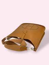 Carica l&#39;immagine nel visualizzatore di Gallery, HERMES EVELYN 29
