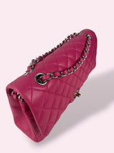 Carica l'immagine nel visualizzatore di Gallery, CHANEL CLASSIC FLAP FUCSIA
