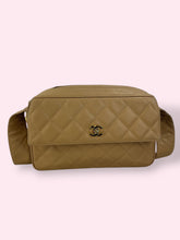 Carica l&#39;immagine nel visualizzatore di Gallery, CHANEL CAMERA BAG VINTAGE
