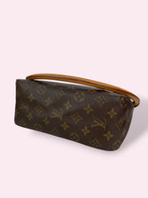 Carica l'immagine nel visualizzatore di Gallery, LV LOOPING BAG
