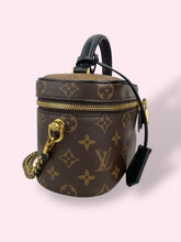 Carica l&#39;immagine nel visualizzatore di Gallery, LOUIS VUITTON VANITY PM
