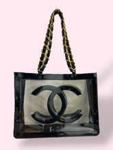 Carica l&#39;immagine nel visualizzatore di Gallery, CHANEL SHOPPER PVC
