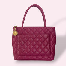 Carica l'immagine nel visualizzatore di Gallery, CHANEL CAMBON MEDAILLON TOTE
