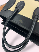 Carica l'immagine nel visualizzatore di Gallery, CELINE LUGGAGE
