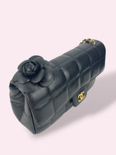 Carica l'immagine nel visualizzatore di Gallery, CHANEL RECTANGULAR camelia
