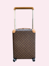Carica l'immagine nel visualizzatore di Gallery, LOUIS VUITTON TROLLEY
