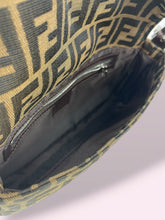Carica l'immagine nel visualizzatore di Gallery, FENDI BAGUETTE ZUCCA

