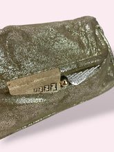 Carica l'immagine nel visualizzatore di Gallery, FENDI CLUTCH
