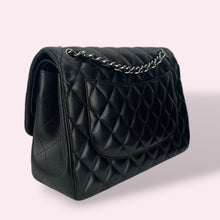 Carica l'immagine nel visualizzatore di Gallery, CHANEL JUMBO BLACK
