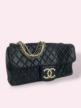 Carica l'immagine nel visualizzatore di Gallery, CHANEL FLAP BAG
