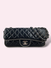 Carica l&#39;immagine nel visualizzatore di Gallery, CHANEL BAG
