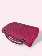 Carica l'immagine nel visualizzatore di Gallery, CHANEL CLASSIC FLAP FUCSIA
