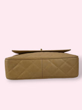 Carica l&#39;immagine nel visualizzatore di Gallery, CHANEL CAMERA BAG VINTAGE
