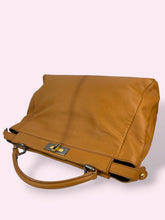 Carica l'immagine nel visualizzatore di Gallery, FENDI PEEKABOO
