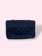 Carica l&#39;immagine nel visualizzatore di Gallery, CHANEL VINTAGE BAG
