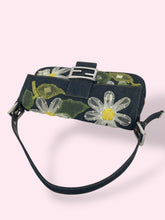 Carica l&#39;immagine nel visualizzatore di Gallery, FENDI DENIM MARGHERITE
