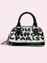 Carica l'immagine nel visualizzatore di Gallery, LOUIS VUITTON MINI ALMA GRAFFITI

