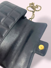 Carica l'immagine nel visualizzatore di Gallery, CHANEL RECTANGULAR camelia
