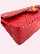 Carica l&#39;immagine nel visualizzatore di Gallery, CHANEL CLASSIC FLAP RED
