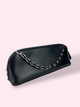 Carica l'immagine nel visualizzatore di Gallery, VALENTINO ROCKSTUD CLUTCH
