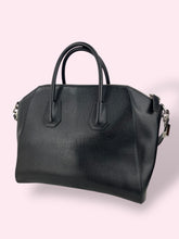 Carica l&#39;immagine nel visualizzatore di Gallery, GIVENCHY ANTIGONA
