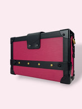 Carica l'immagine nel visualizzatore di Gallery, LOUIS VUITTON CROSSBODY TRUNK
