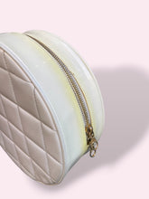 Carica l'immagine nel visualizzatore di Gallery, CHANEL ROUND VANITY
