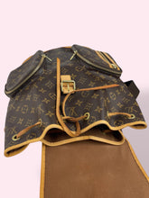 Carica l&#39;immagine nel visualizzatore di Gallery, LOUIS VUITTON ZAINO

