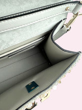 Carica l&#39;immagine nel visualizzatore di Gallery, VALENTINO VSLING STRASS
