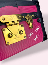 Carica l'immagine nel visualizzatore di Gallery, LOUIS VUITTON CROSSBODY TRUNK
