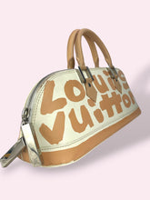 Carica l'immagine nel visualizzatore di Gallery, LOUIS VUITTON ALMA graffiti
