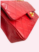 Carica l&#39;immagine nel visualizzatore di Gallery, CHANEL CLASSIC FLAP RED
