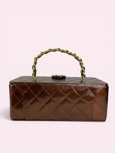 Carica l'immagine nel visualizzatore di Gallery, CAHNEL VANITY CASE
