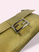 Carica l'immagine nel visualizzatore di Gallery, FENDI BAGUETTE
