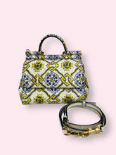 Carica l&#39;immagine nel visualizzatore di Gallery, DOLCE E GABBANA SICILY SMALL
