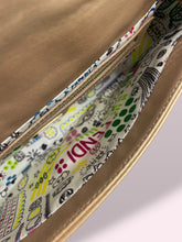 Carica l'immagine nel visualizzatore di Gallery, FENDI BAGUETTE LIMITED EDITION
