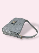 Carica l'immagine nel visualizzatore di Gallery, FENDI BAGUETTE LIMITED EDITION
